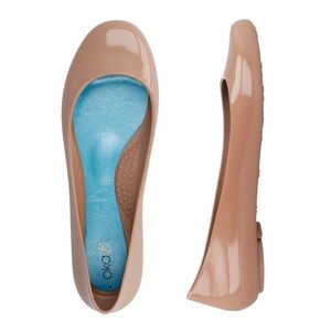 OKA b. Women's Nude Taylor Shiny Ballet Flats Size 10